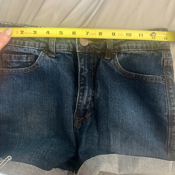 BDG Urban Outfitters Jean Shorts Women’s Size 2 Inseam 2” + Mom High Rise Denim - Picture 8 of 8